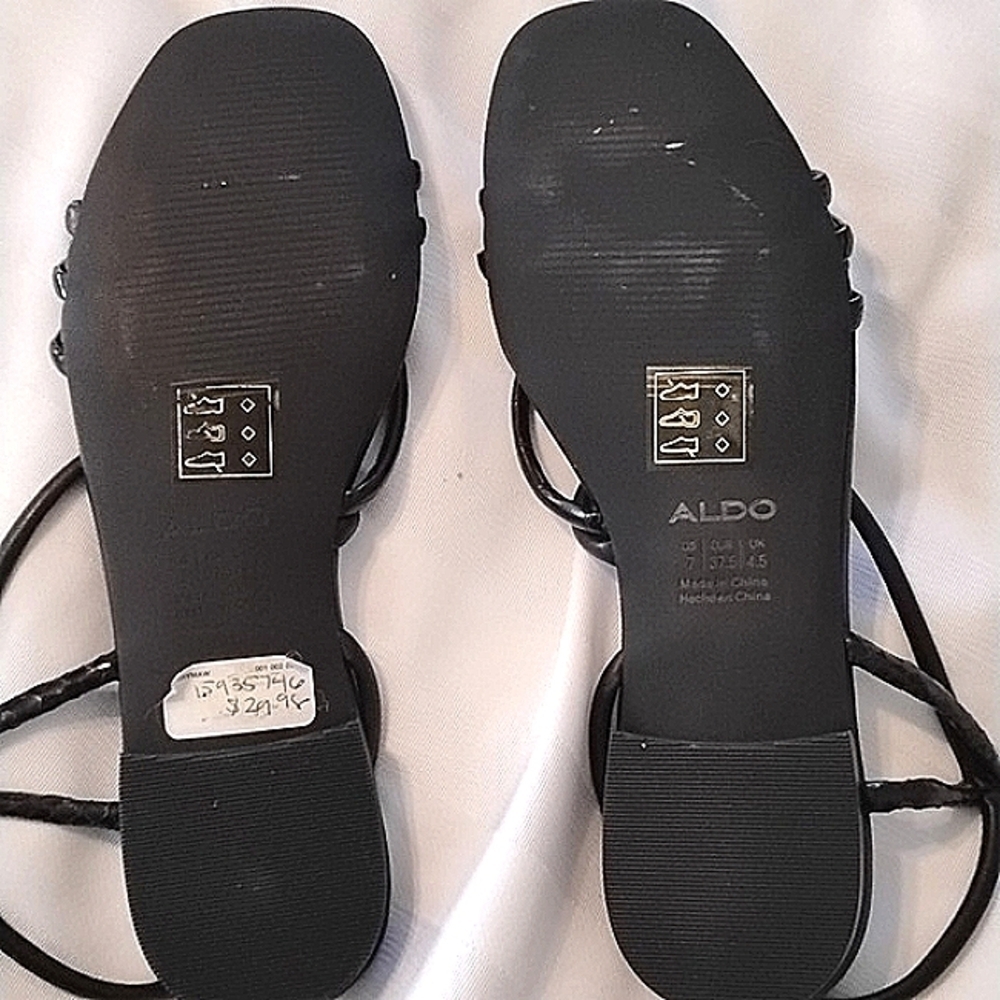 Aldo Black Strappy Flat Board Sandals Sleek Design, Size: 7, NWT - Picture 6 of 7